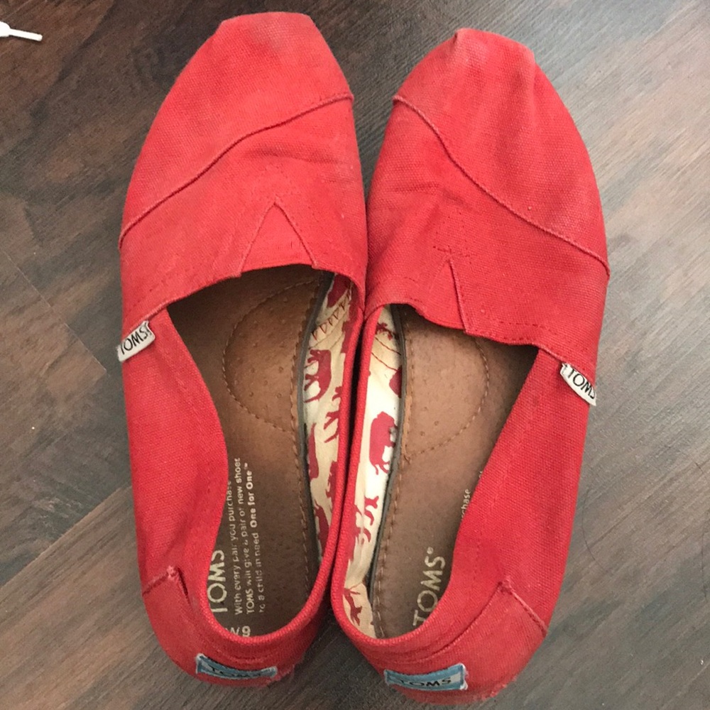 Toms